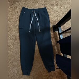 Figs dark harbor Zamora joggers size medium/regular